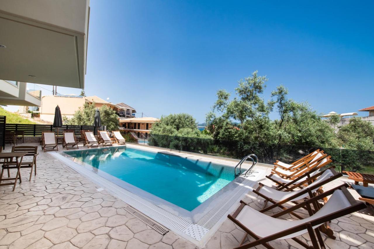 Bianco Stylish Maisonette نِكيانا المظهر الخارجي الصورة