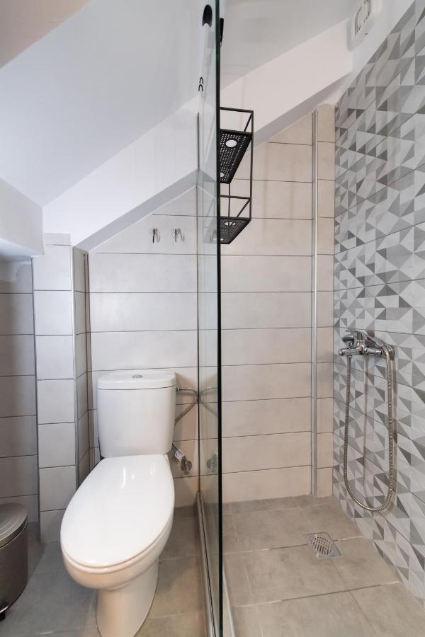 Bianco Stylish Maisonette نِكيانا المظهر الخارجي الصورة